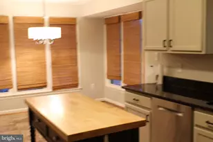 4635 Holleyside Ct, Dumfries, VA 22025 - Photo 9