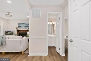 4749 Shadow Oak Ct, Dumfries, VA 22025 - Photo 11