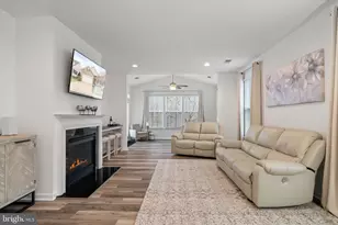 16040 Dancing Leaf Pl, Dumfries, VA 22025 - Photo 17