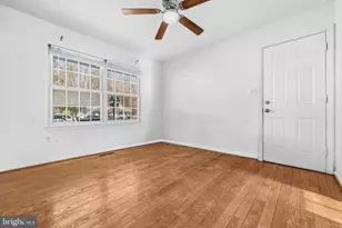 5557 Reagon Ct, Woodbridge, VA 22193 - Photo 7