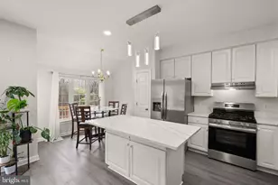 14106 Madrigal Dr, Woodbridge, VA 22193 - Photo 5