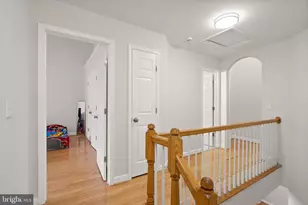 14106 Madrigal Dr, Woodbridge, VA 22193 - Photo 11