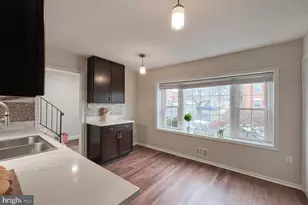 1403 Admiral Dr, Woodbridge, VA 22192 - Photo 5