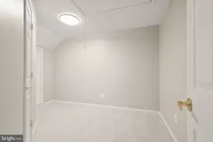 6932 Walnut Hill Dr, Gainesville, VA 20155 - Photo 37