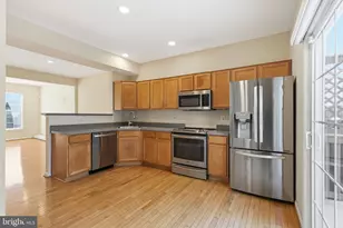 12212 Densmore Ct, Woodbridge, VA 22192 - Photo 9