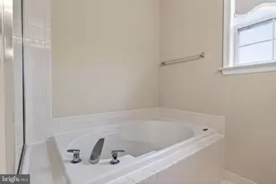 13044 Tadmore Ct, Woodbridge, VA 22193 - Photo 35