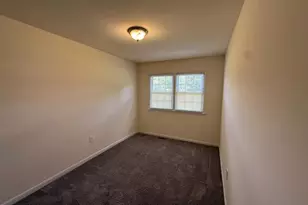 4306 Eileen Ct, Woodbridge, VA 22193 - Photo 9