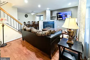 14212 Savannah Dr, Woodbridge, VA 22193 - Photo 3