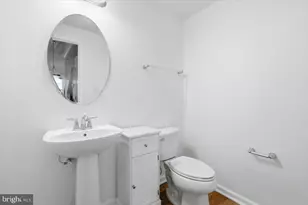 7411 Brunson Cir, Gainesville, VA 20155 - Photo 5