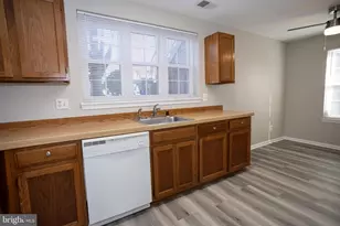 16326 Taconic Cir, Dumfries, VA 22025 - Photo 15