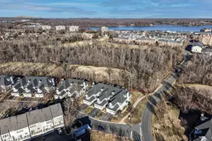 13810 Greendale Dr, Woodbridge, VA 22191 - Photo 37