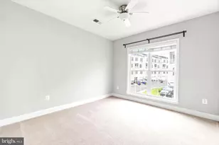 2263 Oberlin Dr, Woodbridge, VA 22191 - Photo 17