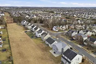 8832 Yellowthroat Ct, Gainesville, VA 20155 - Photo 19