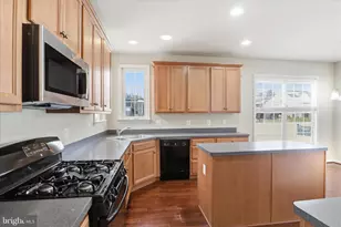 8832 Yellowthroat Ct, Gainesville, VA 20155 - Photo 45