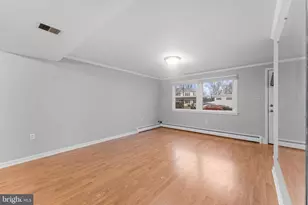 13200 Hawthorn Ln, Woodbridge, VA 22193 - Photo 9