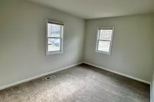 18312 Chestnut Dr, Triangle, VA 22172 - Photo 5