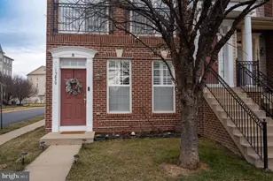 15839 John Diskin Cir, Woodbridge, VA 22191 - Photo 3