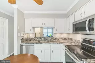 15076 Maple Glen Ct, Dumfries, VA 22025 - Photo 11