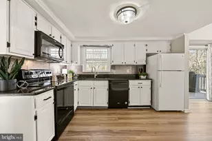 11969 Shorewood Ct, Woodbridge, VA 22192 - Photo 5