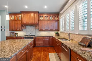 17232 Miss Packard Ct, Dumfries, VA 22026 - Photo 17