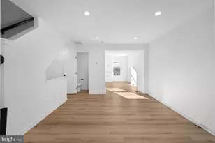 1742 Tiger Lily Cir, Woodbridge, VA 22192 - Photo 7