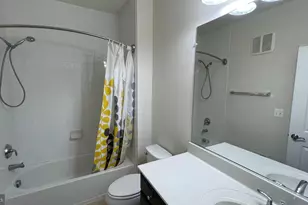 13931 Hollow Wind Way, Woodbridge, VA 22191 - Photo 17