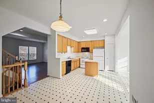 10104 Sir Reynard Ln, Bristow, VA 20136 - Photo 9