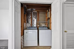 10104 Sir Reynard Ln, Bristow, VA 20136 - Photo 27