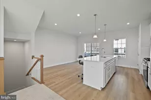 10302 Heritage Trl Ct, Manassas, VA 20109 - Photo 9