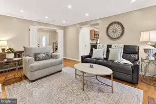 11963 Hedges Run Dr, Woodbridge, VA 22192 - Photo 23