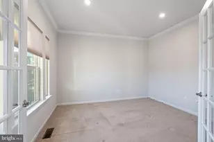 2044 Scarlet Pine Rd, Dumfries, VA 22026 - Photo 5