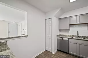 7614 Jordon Hollow Ct, Manassas, VA 20109 - Photo 5