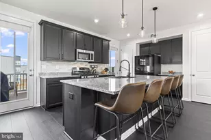 3992 Shire Meadow Ln, Triangle, VA 22172 - Photo 15