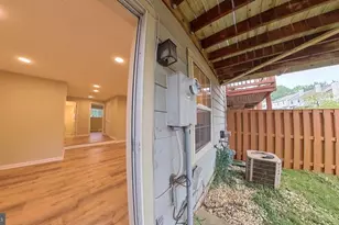 12885 Hyannis Ln, Woodbridge, VA 22193 - Photo 9