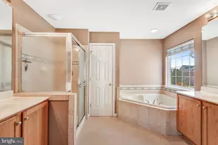 14570 Collingham Pl, Gainesville, VA 20155 - Photo 37