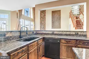 14570 Collingham Pl, Gainesville, VA 20155 - Photo 23