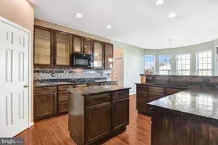 14570 Collingham Pl, Gainesville, VA 20155 - Photo 25