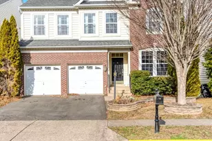 14570 Collingham Pl, Gainesville, VA 20155 - Photo 5