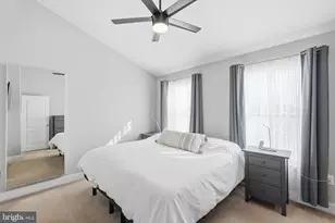 5027 Potomac Highlands Cir, Triangle, VA 22172 - Photo 15