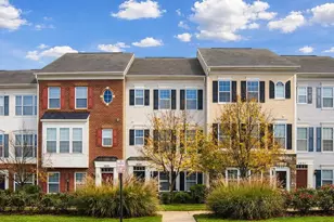 5027 Potomac Highlands Cir, Triangle, VA 22172 - Photo 1