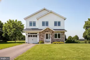 17997 Old Triangle Rd, Triangle, VA 22172 - Photo 1