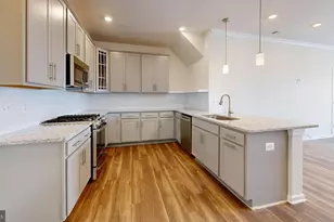 2375 Stephanie Tessa Ln, Woodbridge, VA 22191 - Photo 5