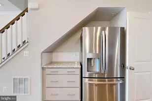 2375 Stephanie Tessa Ln, Woodbridge, VA 22191 - Photo 13