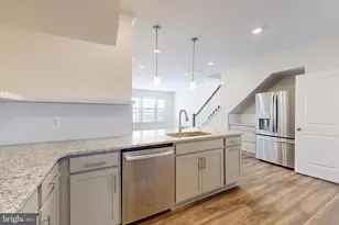 2375 Stephanie Tessa Ln, Woodbridge, VA 22191 - Photo 11