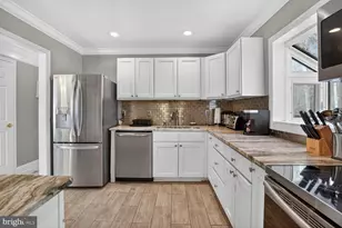 4854 Langer Ln, Woodbridge, VA 22193 - Photo 3