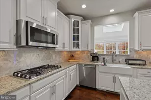 5806 Waterloo Bridge Cir, Haymarket, VA 20169 - Photo 19