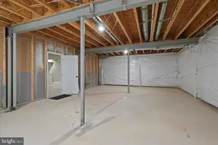 5806 Waterloo Bridge Cir, Haymarket, VA 20169 - Photo 59