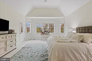 5806 Waterloo Bridge Cir, Haymarket, VA 20169 - Photo 31