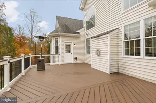 5806 Waterloo Bridge Cir, Haymarket, VA 20169 - Photo 37