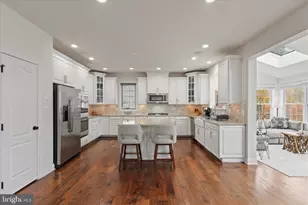 5806 Waterloo Bridge Cir, Haymarket, VA 20169 - Photo 15